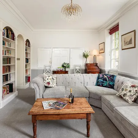 6 Bedroom City Centre Georgian Town House - Abbey & Baths-2 Min Walk Exterior photo