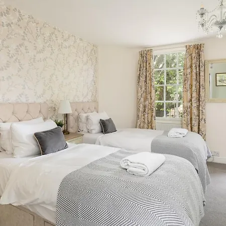 6 Bedroom City Centre Georgian Town House - Abbey & Baths-2 Min Walk Exterior photo
