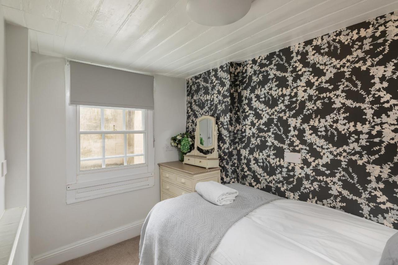6 Bedroom Centre Georgian Town House - Abbey & Baths-2 Min Walk *